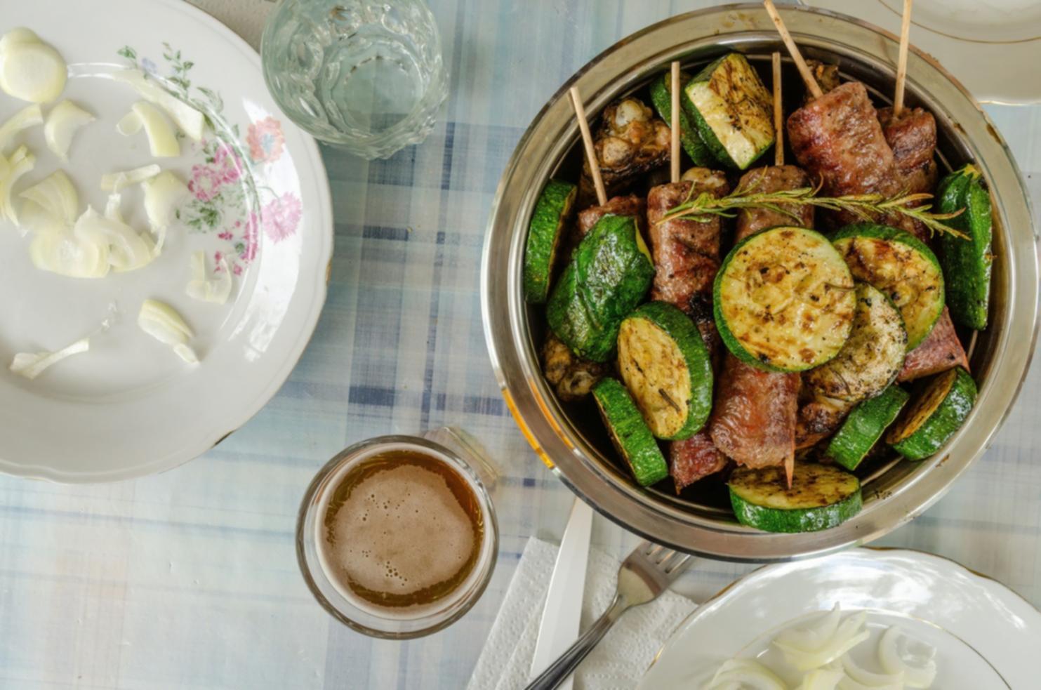 Колекція кулінарних посібників з різних регіонів світу